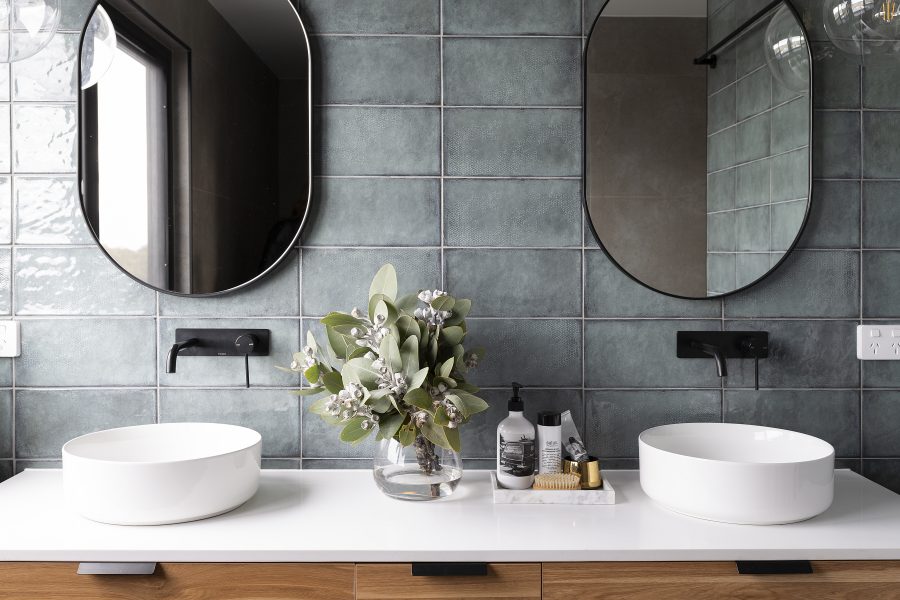 4 Pieces Every Small Bathroom Needs 2020 on