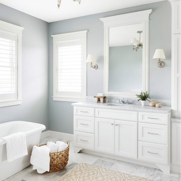 Buying Guide: Soaking Tub Vs. Built-In Tub - Roomhints