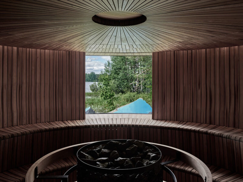 Circular wooden outdoor sauna cabin by Mendoza Partida at the Finish Museum 